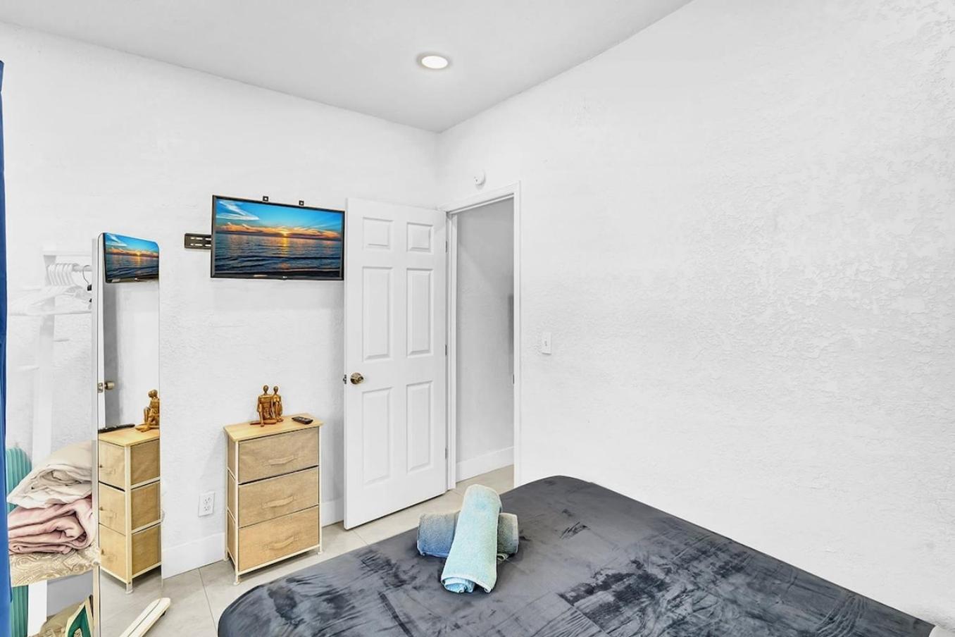 Boutique One Bdrm Close To Aventura Mall & Beach Hallandale Beach Exterior photo