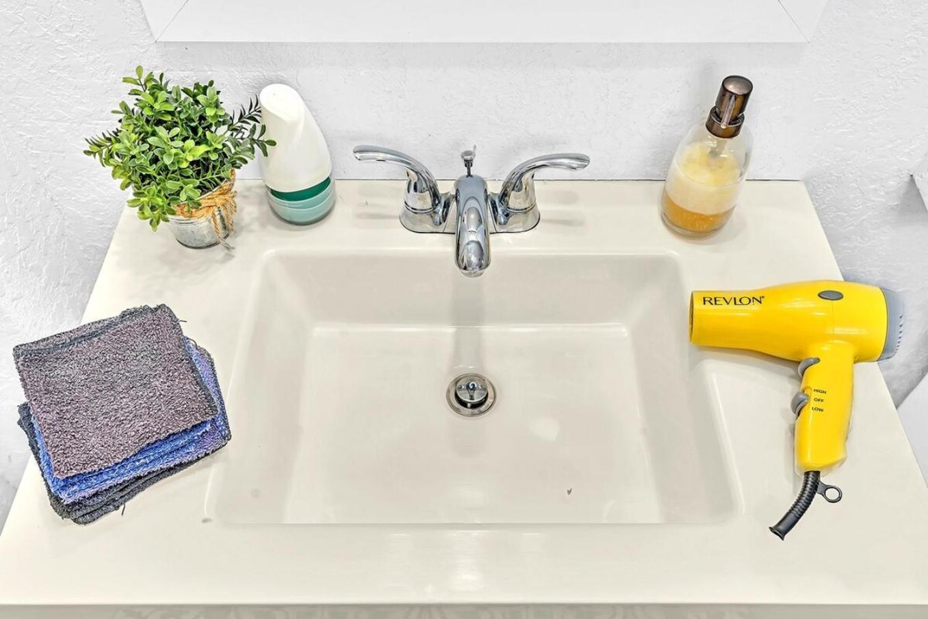 Boutique One Bdrm Close To Aventura Mall & Beach Hallandale Beach Exterior photo