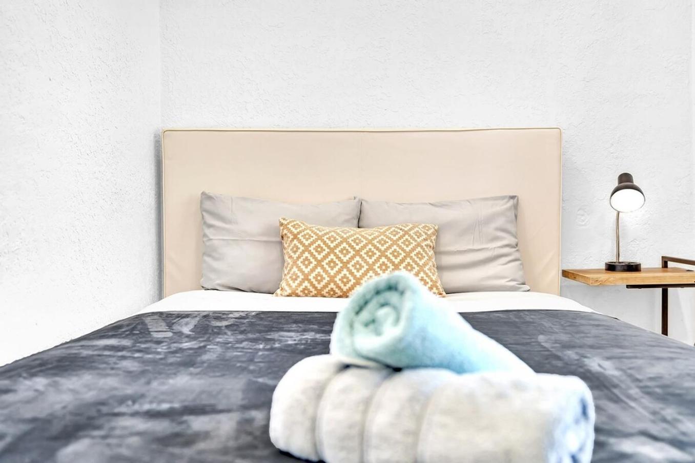 Boutique One Bdrm Close To Aventura Mall & Beach Hallandale Beach Exterior photo