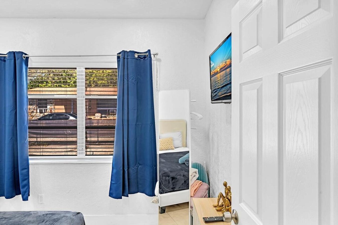 Boutique One Bdrm Close To Aventura Mall & Beach Hallandale Beach Exterior photo